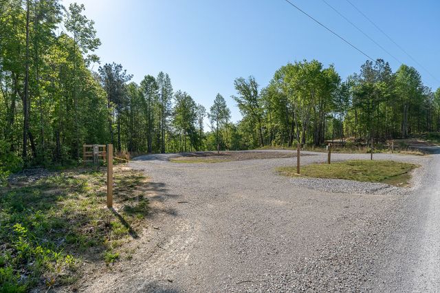 706 Topside Dr, Spencer, TN 38585