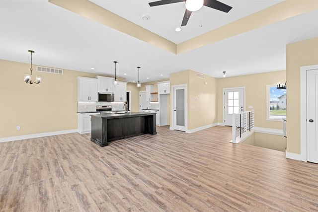 2854 Malibu Dr, Salina, KS 67401