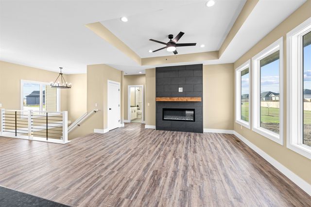 2854 Malibu Dr, Salina, KS 67401