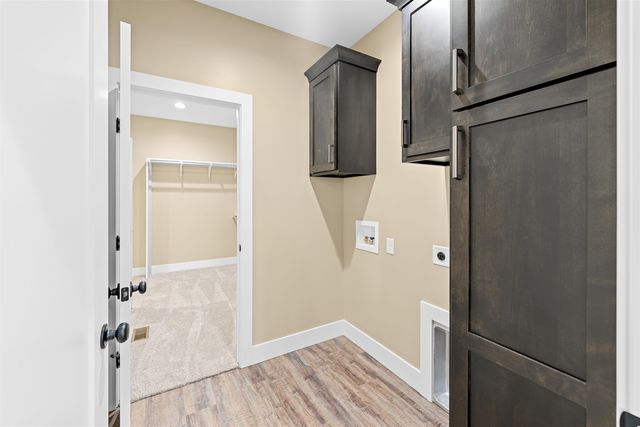 2854 Malibu Dr, Salina, KS 67401