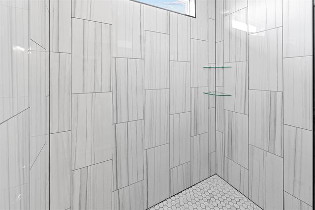 2854 Malibu Dr, Salina, KS 67401