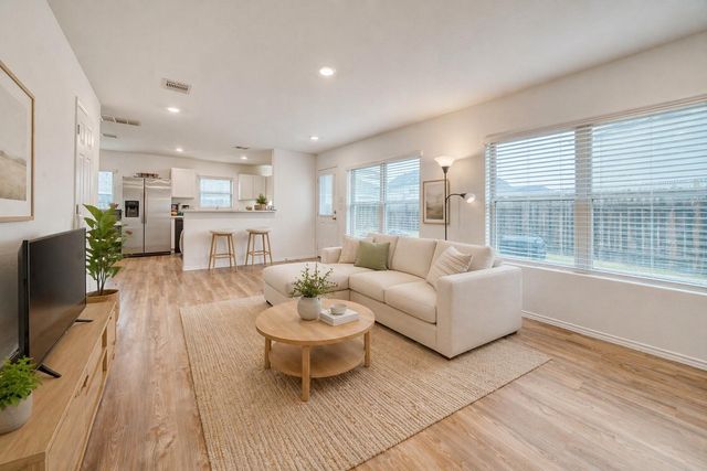 184 Kelly Street, Angleton, TX 77515