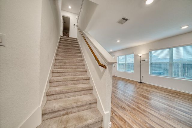 184 Kelly Street, Angleton, TX 77515