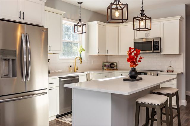 52 BRUCE Lane, Warwick, RI 02886