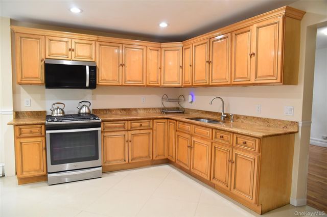 4126 Digney Avenue, Bronx, NY 10466