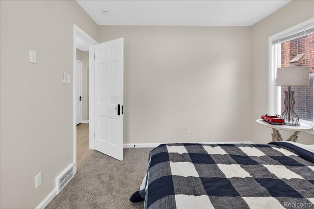 18921 Saint Marys Street, Detroit, MI 48235