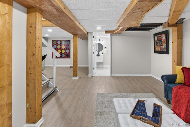 18921 Saint Marys Street, Detroit, MI 48235