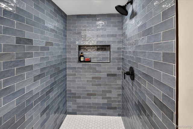 18921 Saint Marys Street, Detroit, MI 48235