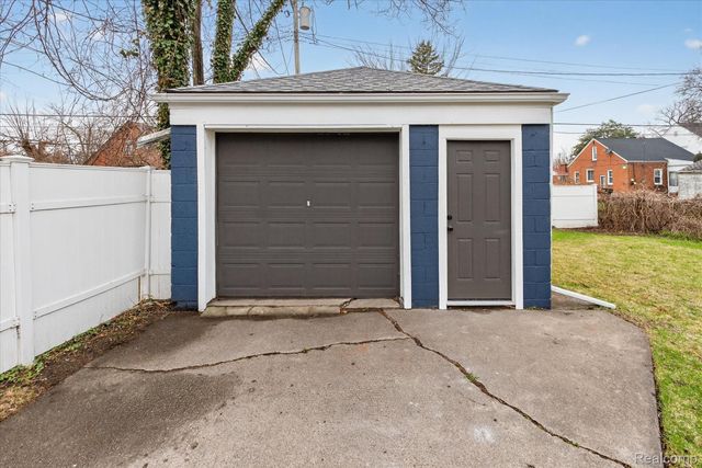 18921 Saint Marys Street, Detroit, MI 48235