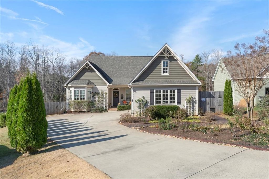 45 Puckett Mill Way, Central, SC 29630