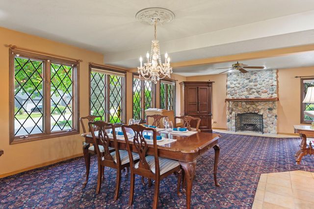 4511 Hanover Drive, Crystal Lake, IL 60012