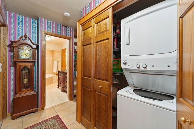 4511 Hanover Drive, Crystal Lake, IL 60012