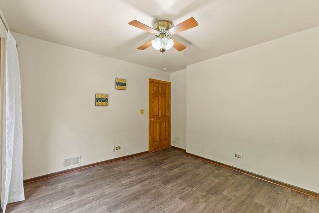 4511 Hanover Drive, Crystal Lake, IL 60012