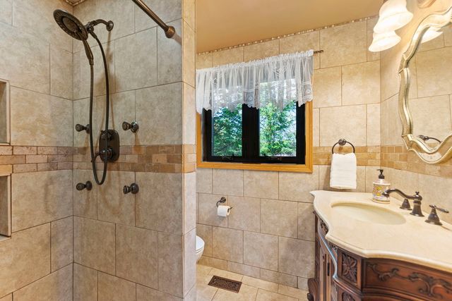 4511 Hanover Drive, Crystal Lake, IL 60012