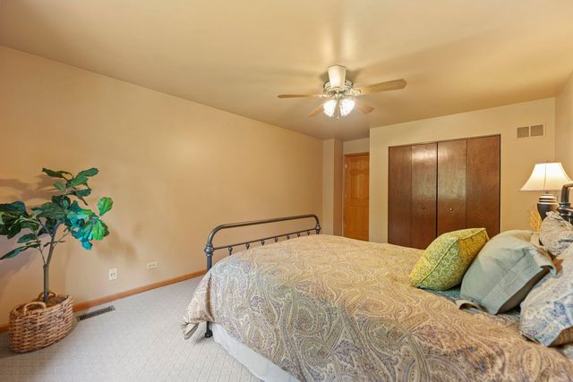 4511 Hanover Drive, Crystal Lake, IL 60012