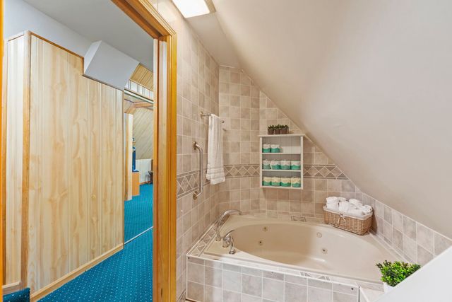 4511 Hanover Drive, Crystal Lake, IL 60012