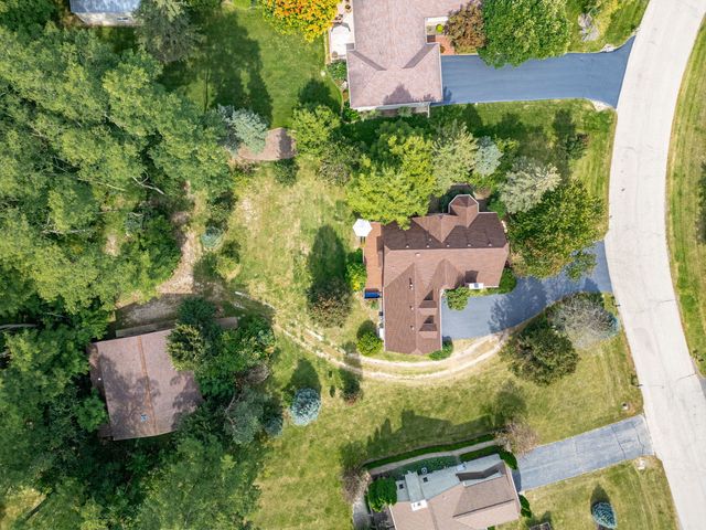 4511 Hanover Drive, Crystal Lake, IL 60012