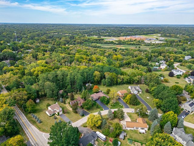 4511 Hanover Drive, Crystal Lake, IL 60012