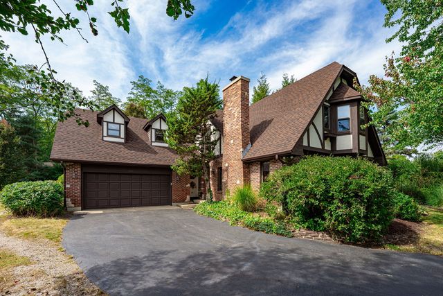 4511 Hanover Drive, Crystal Lake, IL 60012