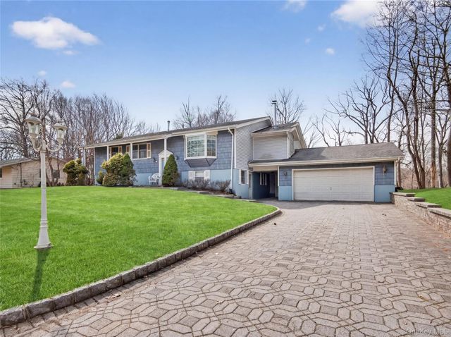 15 Victoria Drive, Airmont, NY 10901