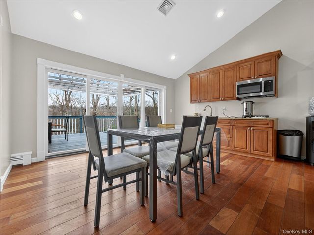 15 Victoria Drive, Airmont, NY 10901