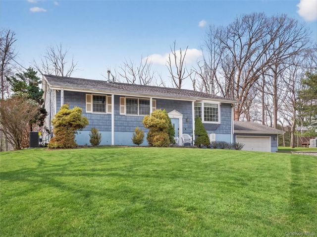 15 Victoria Drive, Airmont, NY 10901