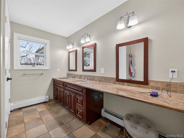 15 Victoria Drive, Airmont, NY 10901