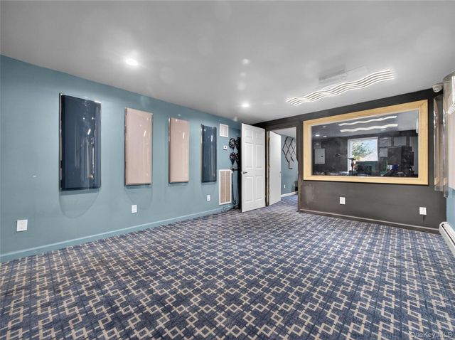 15 Victoria Drive, Airmont, NY 10901