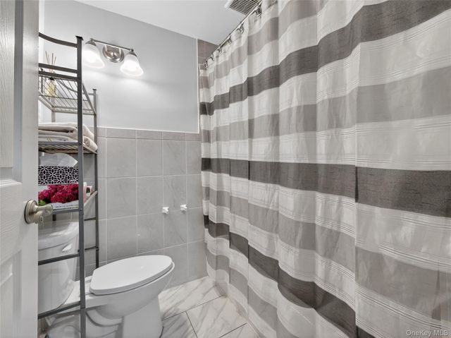 15 Victoria Drive, Airmont, NY 10901