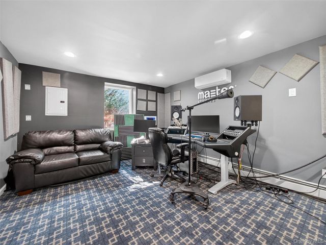 15 Victoria Drive, Airmont, NY 10901