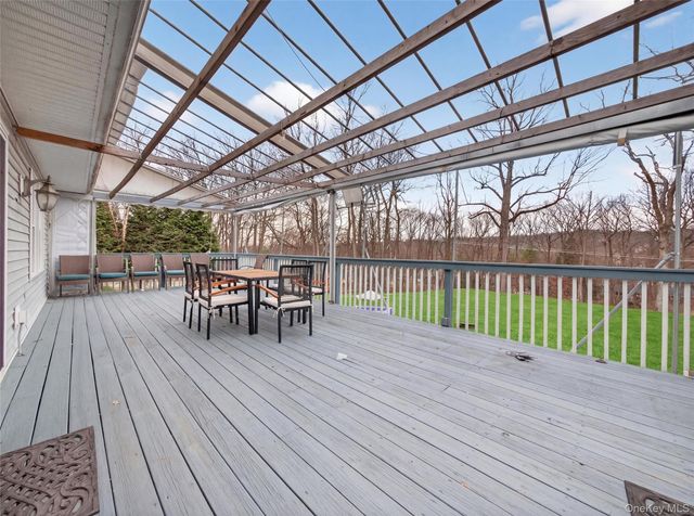 15 Victoria Drive, Airmont, NY 10901