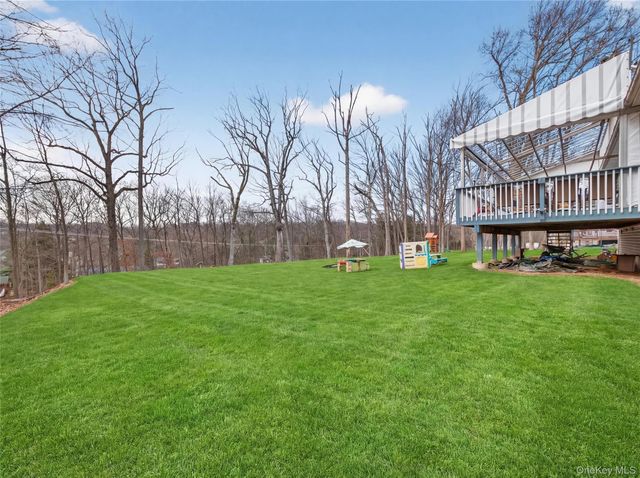 15 Victoria Drive, Airmont, NY 10901