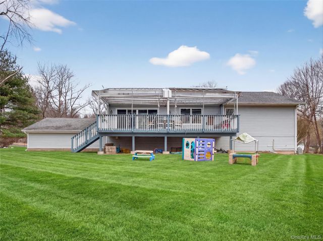 15 Victoria Drive, Airmont, NY 10901