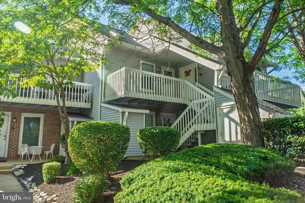 421 PARK PLACE DR, Cherry Hill, NJ 08002