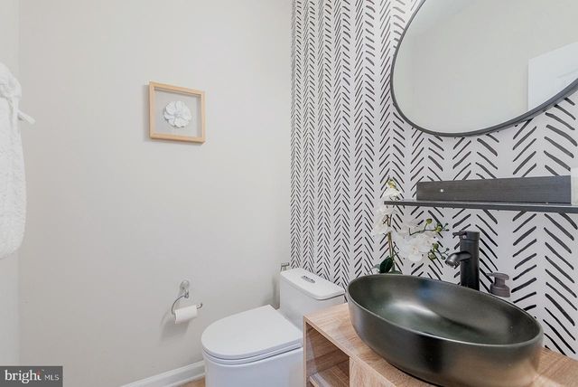 20657 MAITLAND TER, Ashburn, VA 20147