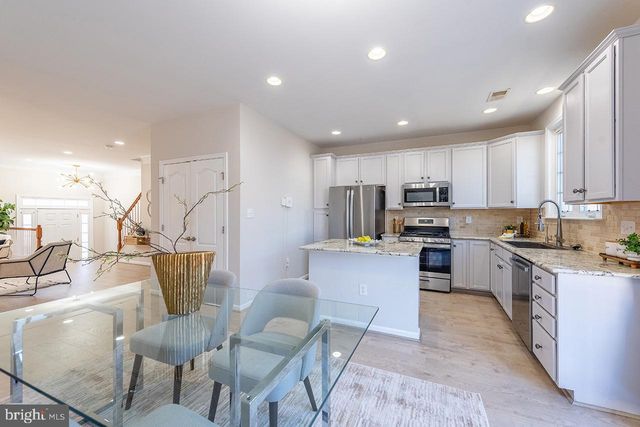 20657 MAITLAND TER, Ashburn, VA 20147