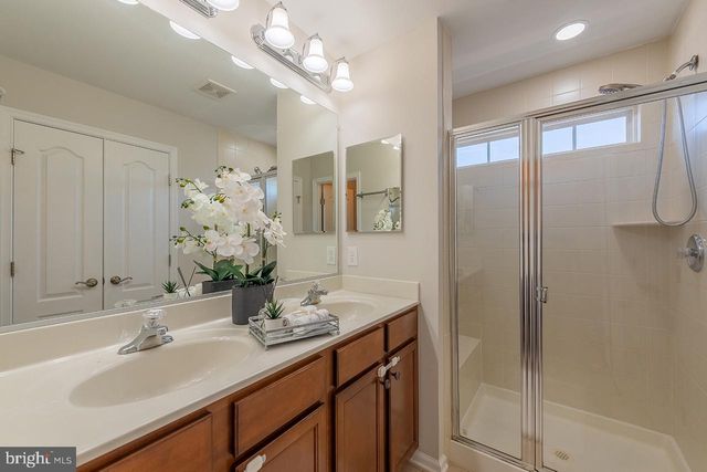 20657 MAITLAND TER, Ashburn, VA 20147