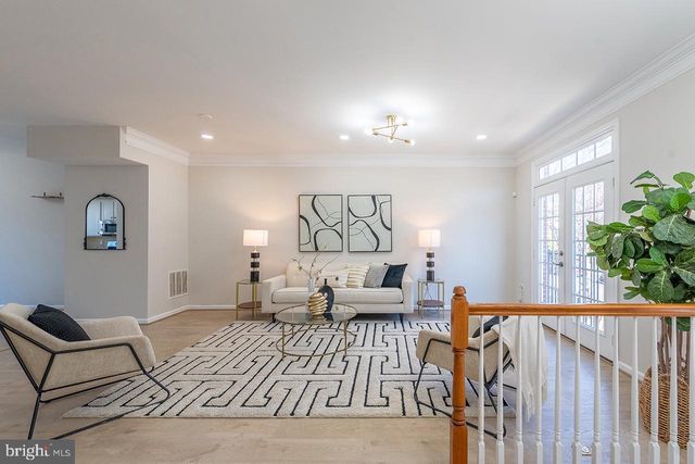 20657 MAITLAND TER, Ashburn, VA 20147