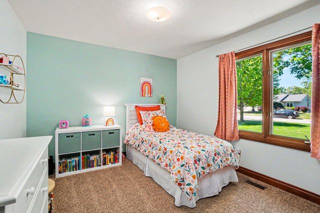 7368 Cherry Avenue, Jenison, MI 49428