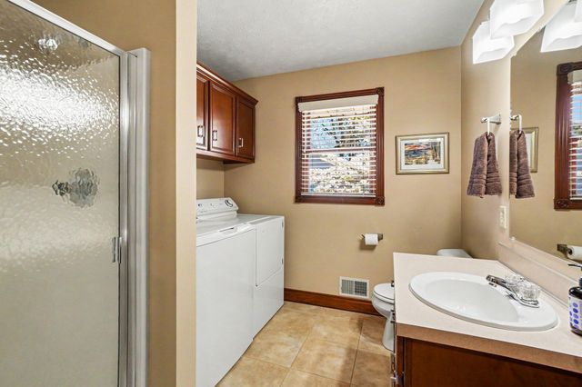 7368 Cherry Avenue, Jenison, MI 49428