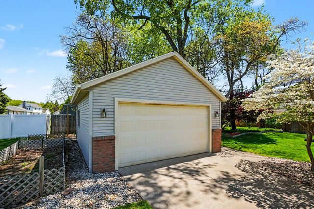 7368 Cherry Avenue, Jenison, MI 49428