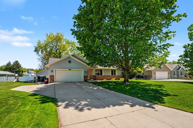 7368 Cherry Avenue, Jenison, MI 49428