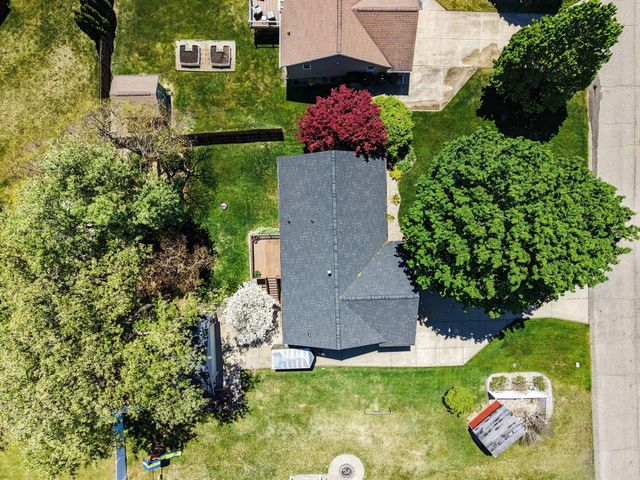 7368 Cherry Avenue, Jenison, MI 49428