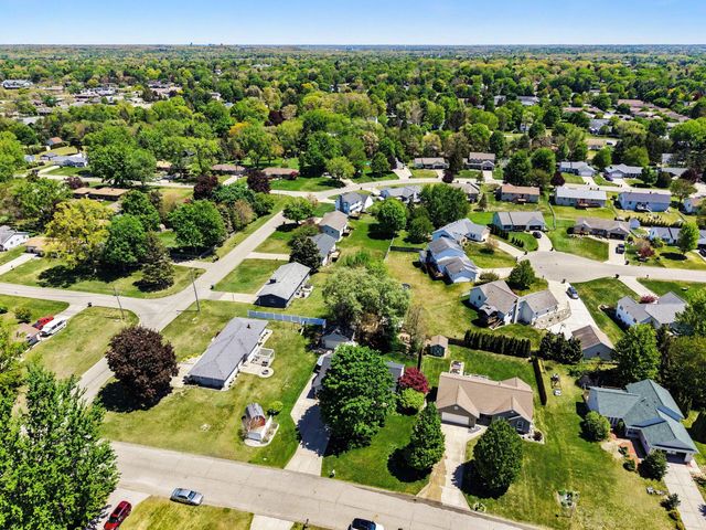 7368 Cherry Avenue, Jenison, MI 49428