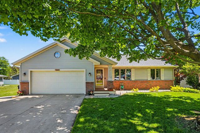 7368 Cherry Avenue, Jenison, MI 49428