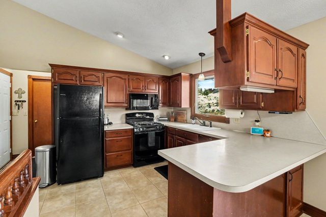 7368 Cherry Avenue, Jenison, MI 49428