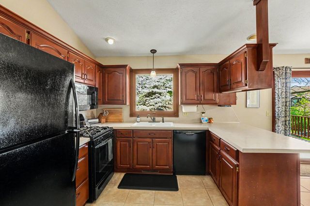 7368 Cherry Avenue, Jenison, MI 49428
