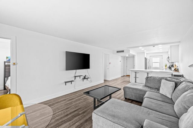 5961 NW 2ND Avenue PH-E, Boca Raton, FL 33487