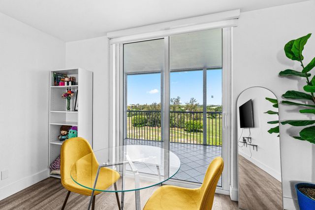 5961 NW 2ND Avenue PH-E, Boca Raton, FL 33487
