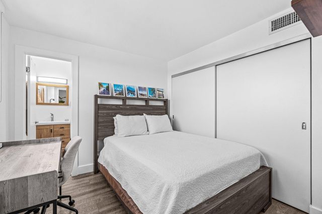 5961 NW 2ND Avenue PH-E, Boca Raton, FL 33487